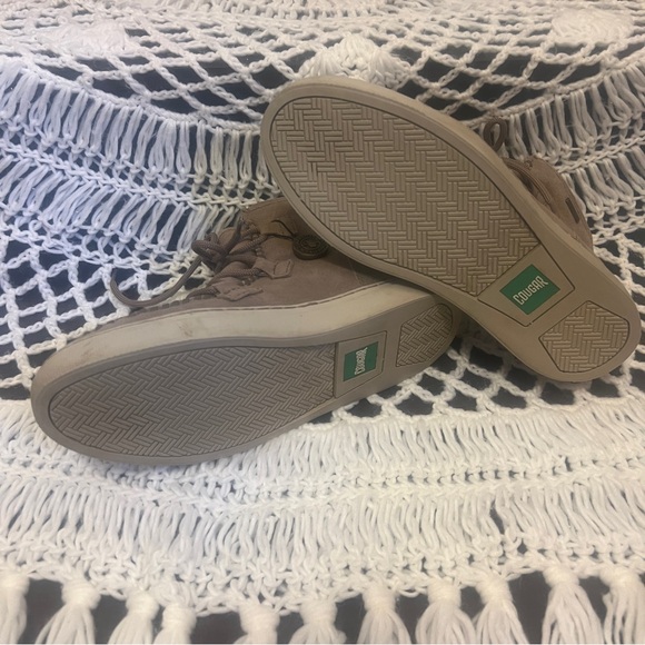 Cougar Fabiola Waterproof Moccasin Suede Booties Size 8M - Picture 3 of 3